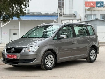 Авто Volkswagen Touran 2007 № 8617361