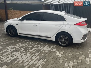 Авто Hyundai Ioniq 2017 № 8617375