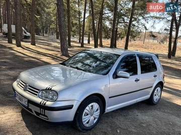 Авто Volkswagen Golf 2000 № 8617986