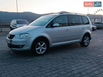 Авто Volkswagen Touran 2008 № 8618005