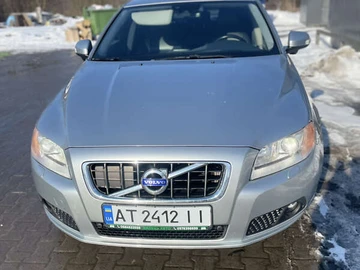 Авто Volvo V70 2010 № 8618033