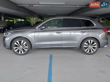 Авто Volkswagen Touareg 2018 № 8618317