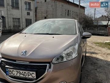Авто Peugeot 208 2013 № 8618568