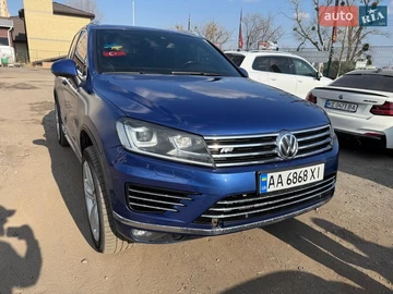 Авто Volkswagen Touareg 2015 № 8619139