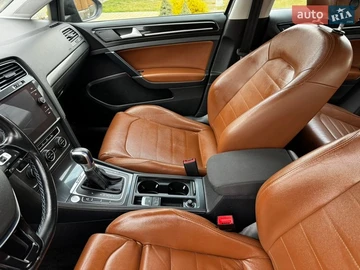 Авто Volkswagen E-Golf 2019 № 8619822
