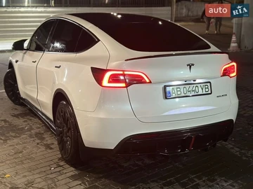 Авто Tesla Model Y 2023 № 8619912