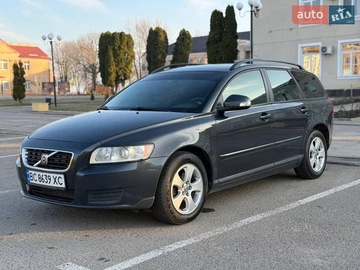 Авто Volvo V50 2010 № 8620871