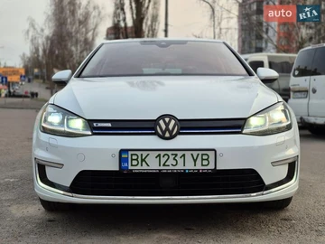Авто Volkswagen E-Golf 2017 № 8621130
