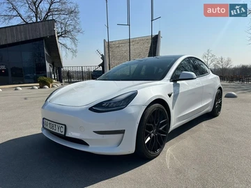 Авто Tesla Model 3 2019 № 8621157