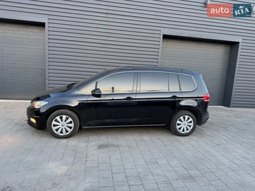 Авто Volkswagen Touran 2019 № 8621570