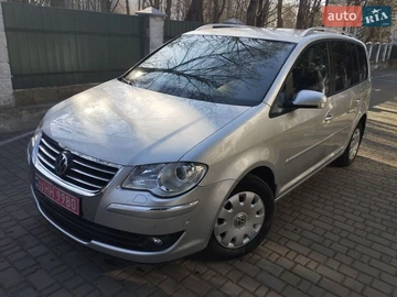 Авто Volkswagen Touran 2009 № 8621741