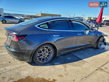 Авто Tesla Model 3 2019 № 8622491