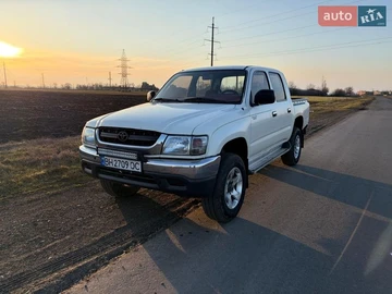 Авто Toyota Hilux 2005 № 8622527