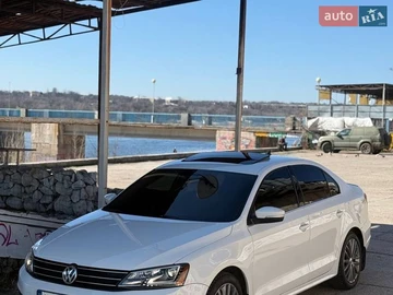 Авто Volkswagen Jetta 2015 № 8622564