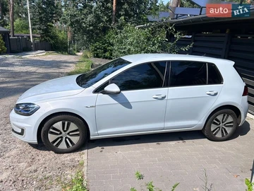 Авто Volkswagen E-Golf 2017 № 8622605