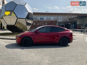 Авто Tesla Model Y 2023 № 8623392