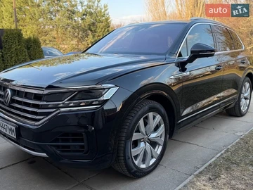Авто Volkswagen Touareg 2019 № 8623416