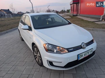 Авто Volkswagen E-Golf 2016 № 8623978