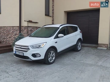 Авто Ford Escape 2017 № 8624067