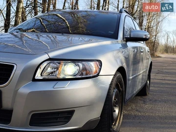 Авто Volvo V50 2009 № 8624884