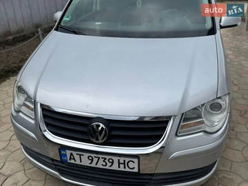 Авто Volkswagen Touran 2008 № 8625425