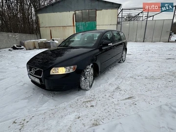 Авто Volvo V50 2010 № 8626423