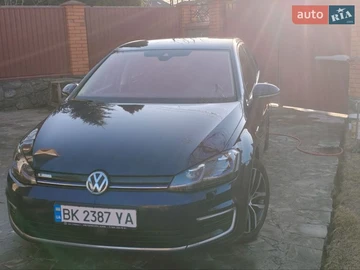 Авто Volkswagen E-Golf 2019 № 8626557