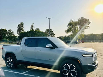 Авто Rivian R1T 2024 № 8626787
