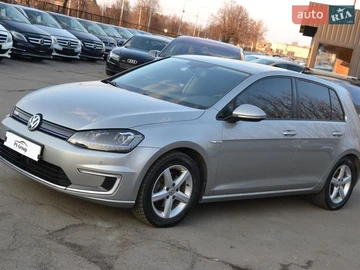 Авто Volkswagen E-Golf 2015 № 8627120