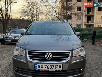 Авто Volkswagen Touran 2008 № 8628009