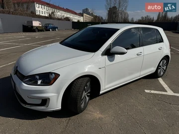 Авто Volkswagen E-Golf 2015 № 8628055