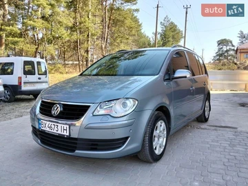 Авто Volkswagen Touran 2008 № 8628068