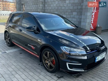 Авто Volkswagen E-Golf 2018 № 8628191