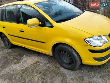 Авто Volkswagen Touran 2009 № 8629351