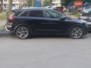 Авто KIA Niro 2017 № 8630111
