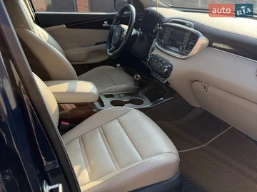 Авто KIA Sorento 2017 № 8630339