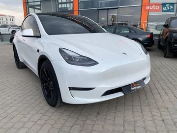 Авто Tesla Model Y 2023 № 8630350