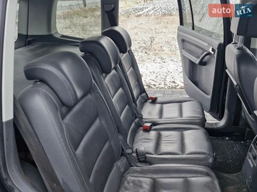 Авто Volkswagen Touran 2013 № 8630462