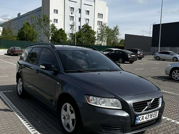 Авто Volvo V50 2009 № 8630465