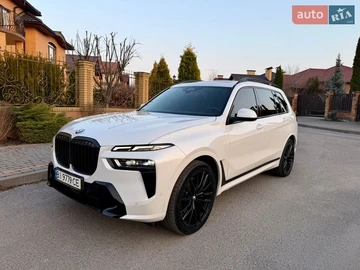Авто BMW X7 2022 № 8630765