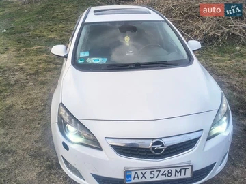 Авто Opel Astra 2012 № 8631032