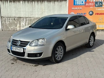 Авто Volkswagen Jetta 2010 № 8631048