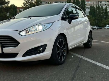 Авто Ford Fiesta 2015 № 8631137