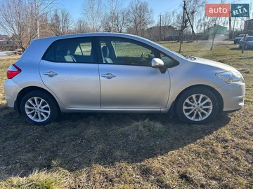Авто Toyota Auris 2011 № 8631141