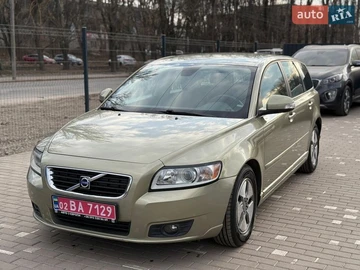 Авто Volvo V50 2009 № 8631917