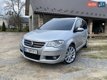 Авто Volkswagen Touran 2009 № 8631936