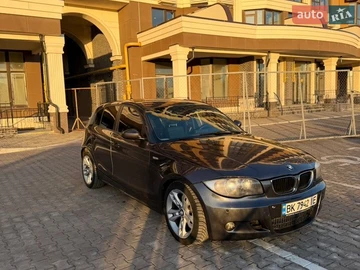 Авто BMW 1 Series 2005 № 8632402
