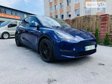 Авто Tesla Model Y 2021 № 8632472