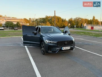 Авто Volvo Xc60 2022 № 8632874