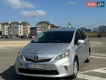 Авто Toyota Prius V 2014 № 8633110